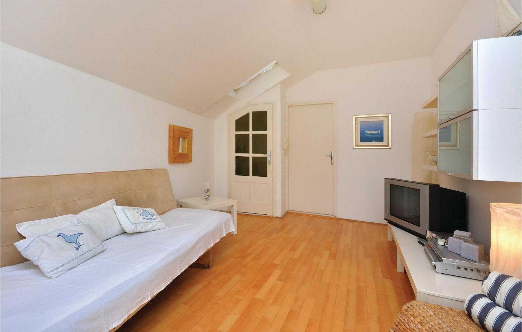 Amazing In Hvar With Kitchen Holiday home