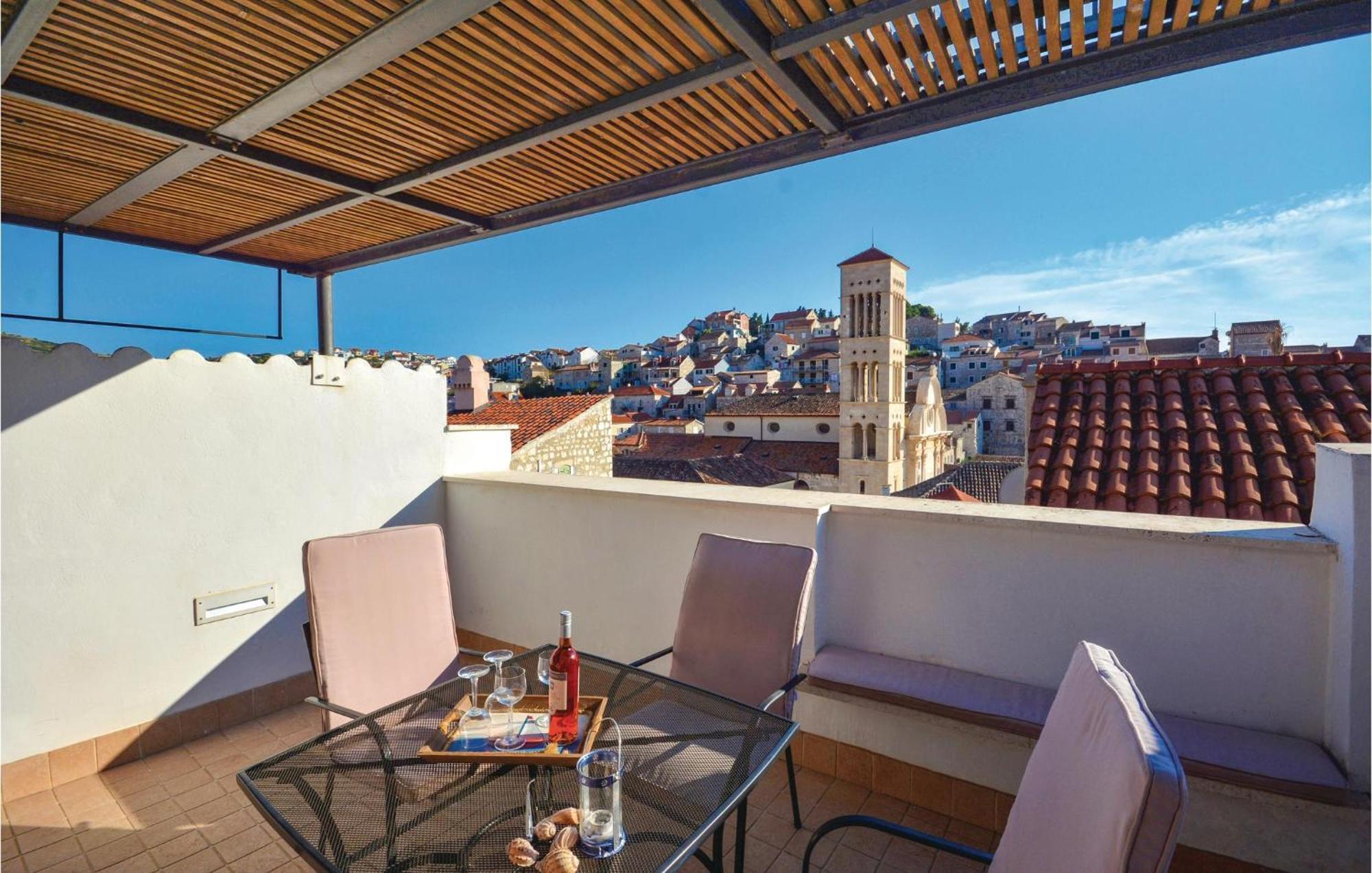 Holiday home Amazing In Hvar With Kitchen *